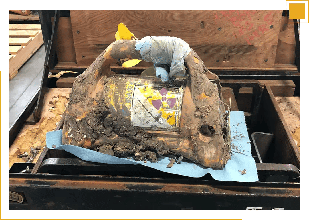 880 series camea full of mud after work in extreme conditions 